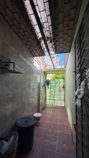 Casa vizinha a Igreja de Fátima com 3 quartos (1 suíte), 3 vagas de garagem, 1 banheiro social, 2 salas, dependência com banheiro, amplo quintal, a venda, 296 m², por R$ 1.200.000 - a poucos metros da Av. Treze de Maio - Bairro de Fátima - Fortaleza/CE