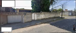 Esquina  a 3 quadras da Washington Soares no bairro Jose de Alencar