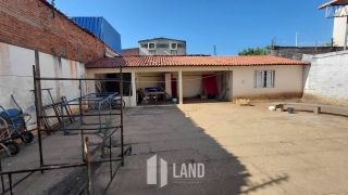 Casa Para Vender com 5 quartos 4 suítes no bairro Vermelha em Teresina