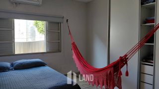 Casa Para Vender com 5 quartos 4 suítes no bairro Vermelha em Teresina