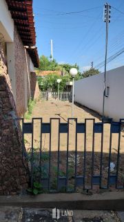 Casa Para Vender com 5 quartos 4 suítes no bairro Vermelha em Teresina
