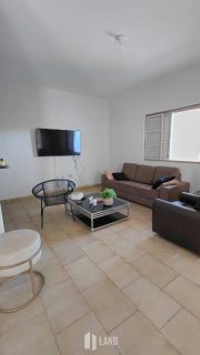 Casa Para Vender com 5 quartos 4 suítes no bairro Vermelha em Teresina
