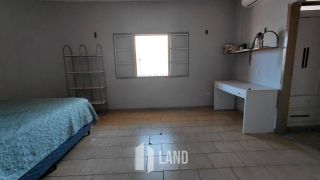 Casa Para Vender com 5 quartos 4 suítes no bairro Vermelha em Teresina
