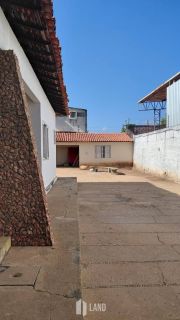 Casa Para Vender com 5 quartos 4 suítes no bairro Vermelha em Teresina