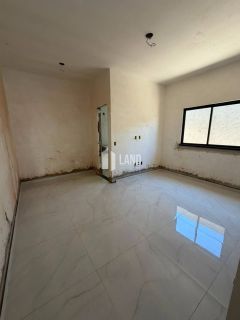 LINDA CASA EM RUA PRIVATIVA NO EDSON QUEIROZ, COM 3 SUÍTES E 2 VAGAS DE GARAGEM.