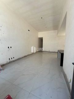 LINDA CASA EM RUA PRIVATIVA NO EDSON QUEIROZ, COM 3 SUÍTES E 2 VAGAS DE GARAGEM.