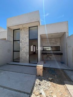 LINDA CASA EM RUA PRIVATIVA NO EDSON QUEIROZ, COM 3 SUÍTES E 2 VAGAS DE GARAGEM.