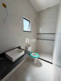 LINDA CASA EM RUA PRIVATIVA NO EDSON QUEIROZ, COM 3 SUÍTES E 2 VAGAS DE GARAGEM.