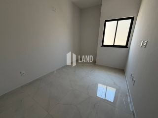 LINDA CASA EM RUA PRIVATIVA NO EDSON QUEIROZ, COM 3 SUÍTES E 2 VAGAS DE GARAGEM.