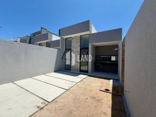 LINDA CASA EM RUA PRIVATIVA NO EDSON QUEIROZ, COM 3 SUÍTES E 2 VAGAS DE GARAGEM.