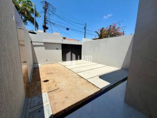 LINDA CASA EM RUA PRIVATIVA NO EDSON QUEIROZ, COM 3 SUÍTES E 2 VAGAS DE GARAGEM.