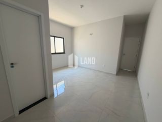 LINDA CASA EM RUA PRIVATIVA NO EDSON QUEIROZ, COM 3 SUÍTES E 2 VAGAS DE GARAGEM.