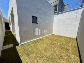LINDA CASA EM RUA PRIVATIVA NO EDSON QUEIROZ, COM 3 SUÍTES E 2 VAGAS DE GARAGEM.