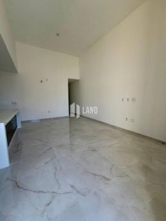 Excelente Casa plana com 3 suítes, 2 vagas e pé direito elevado no Édson Queiroz.