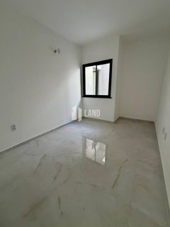 Excelente Casa plana com 3 suítes, 2 vagas e pé direito elevado no Édson Queiroz.