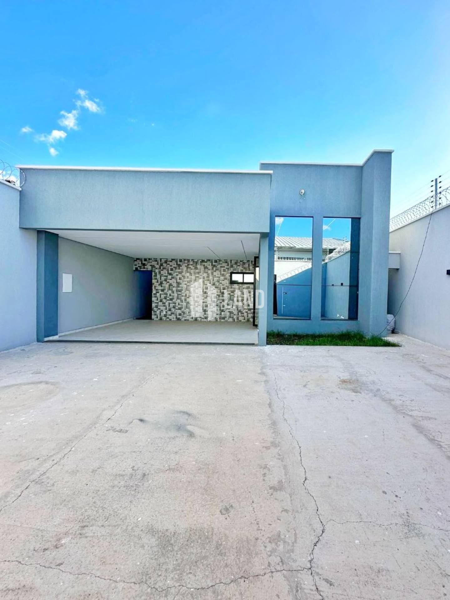 Casa com 3 quartos, sendo 1 suíte reversível e 1 suíte master no bairro Parque Piauí Timon