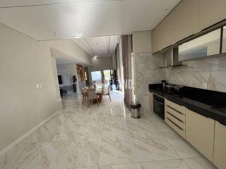 CASA PLANA DE ALTO PADRÃO A VENDA - PORTEIRA FECHADA - 226m² - POR R$ 1.500.000,00