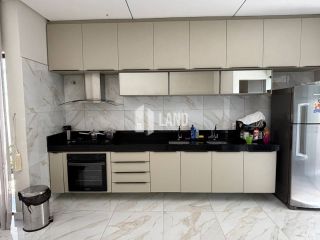 CASA PLANA DE ALTO PADRÃO A VENDA - PORTEIRA FECHADA - 226m² - POR R$ 1.500.000,00
