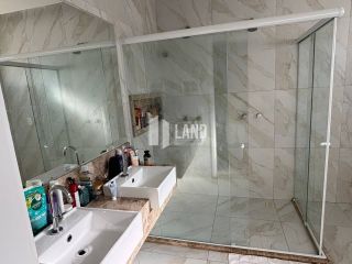 CASA PLANA DE ALTO PADRÃO A VENDA - PORTEIRA FECHADA - 226m² - POR R$ 1.500.000,00