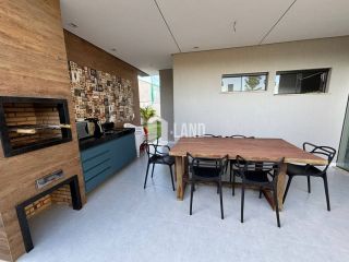 CASA PLANA DE ALTO PADRÃO A VENDA - PORTEIRA FECHADA - 226m² - POR R$ 1.500.000,00
