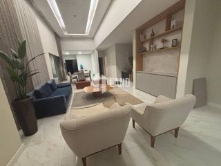 CASA PLANA DE ALTO PADRÃO A VENDA - PORTEIRA FECHADA - 226m² - POR R$ 1.500.000,00