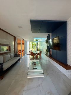 CASA DE ESQUINA ALTO PADRÃO COM 4 SUÍTES - CONDOMÍNIO MARBELLA