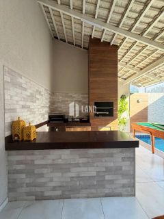 CASA DE ESQUINA ALTO PADRÃO COM 4 SUÍTES - CONDOMÍNIO MARBELLA