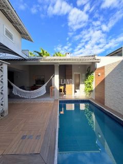 CASA DE ESQUINA ALTO PADRÃO COM 4 SUÍTES - CONDOMÍNIO MARBELLA