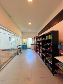 CASA DE ESQUINA ALTO PADRÃO COM 4 SUÍTES - CONDOMÍNIO MARBELLA