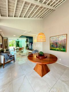 CASA DE ESQUINA ALTO PADRÃO COM 4 SUÍTES - CONDOMÍNIO MARBELLA