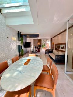 CASA DE ESQUINA ALTO PADRÃO COM 4 SUÍTES - CONDOMÍNIO MARBELLA