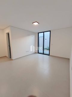 Casa Para Vender com 3 quartos 3 suítes no bairro Sapiranga em Fortaleza