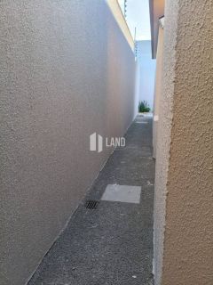 Casa Para Vender com 3 quartos 3 suítes no bairro Sapiranga em Fortaleza