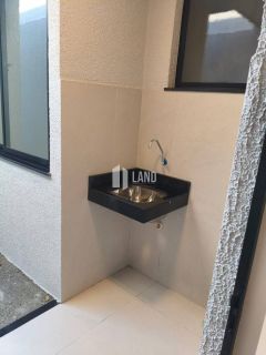 Casa Para Vender com 3 quartos 3 suítes no bairro Sapiranga em Fortaleza