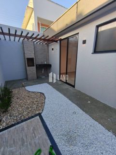Casa Para Vender com 3 quartos 3 suítes no bairro Sapiranga em Fortaleza