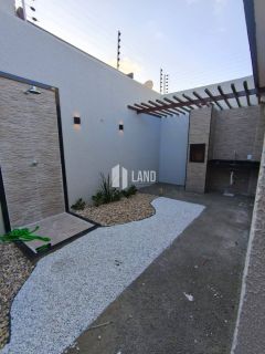 Casa Para Vender com 3 quartos 3 suítes no bairro Sapiranga em Fortaleza