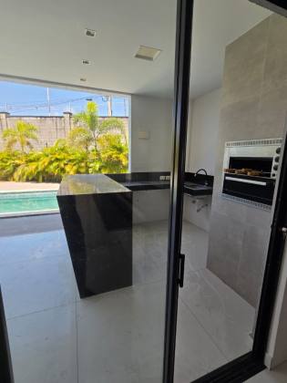 Casa Para Vender no AZUR com 4 Suítes + Escritório (ou Suíte no Térreo)