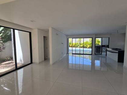 Casa Para Vender no AZUR com 4 Suítes + Escritório (ou Suíte no Térreo)
