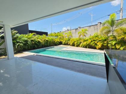 Casa Para Vender no AZUR com 4 Suítes + Escritório (ou Suíte no Térreo)