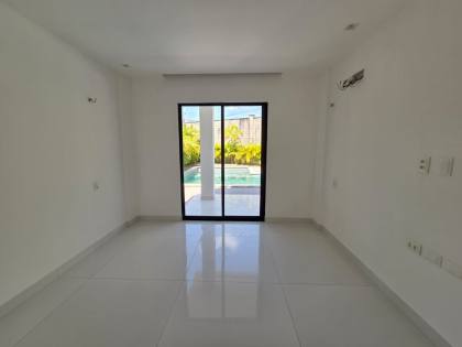 Casa Para Vender no AZUR com 4 Suítes + Escritório (ou Suíte no Térreo)