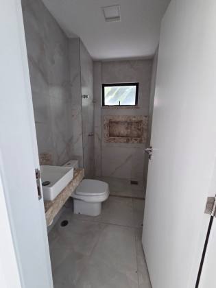 Casa Para Vender no AZUR com 4 Suítes + Escritório (ou Suíte no Térreo)