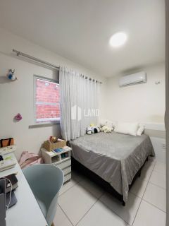 Casa de Condomínio Mobiliada com 3 quartos sendo 1 suíte no bairro Amador em Eusébio