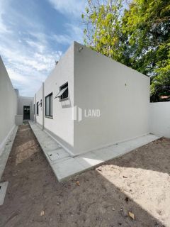 CASA PLANA 3 SUÍTES E 3 VAGAS DE GARAGEM - LAGOA REDONDA
