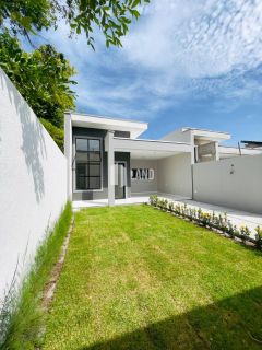 CASA PLANA 3 SUÍTES E 3 VAGAS DE GARAGEM - LAGOA REDONDA