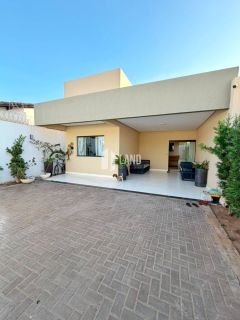 Casa em Timon com 5 quartos, sendo 4 suítes.