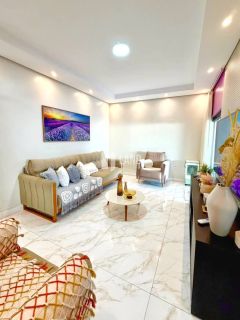 Casa em Timon com 5 quartos, sendo 4 suítes.