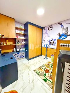 Casa em Timon com 5 quartos, sendo 4 suítes.