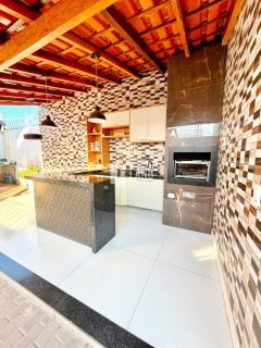 Casa em Timon com 5 quartos, sendo 4 suítes.