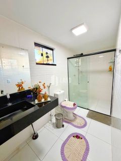 Casa em Timon com 5 quartos, sendo 4 suítes.