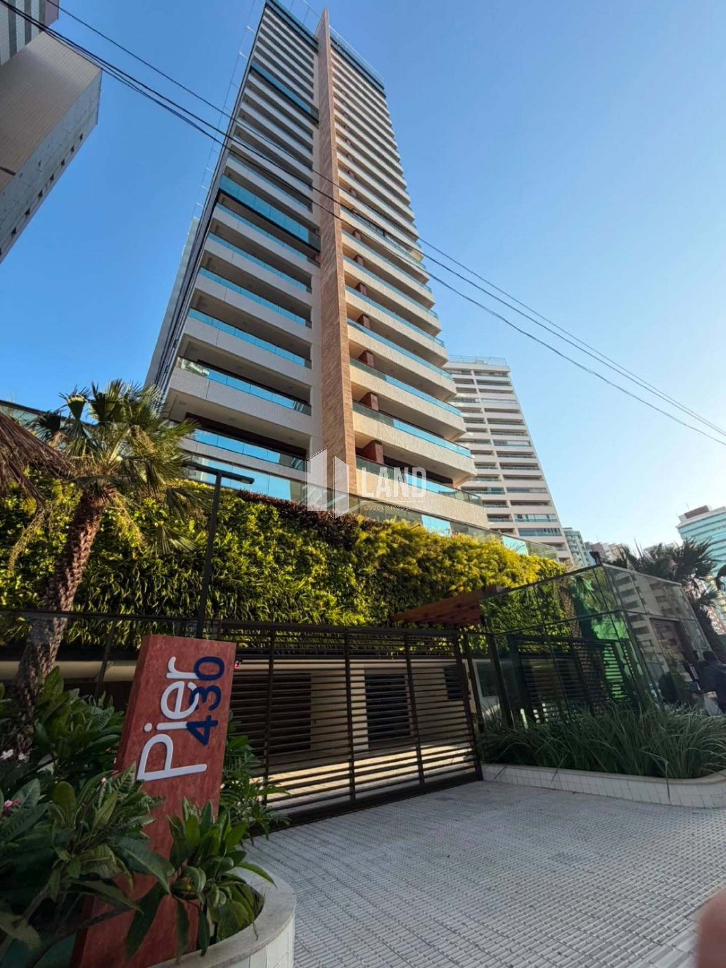Apartamento alto padrão (novo) para alugar (primeiro aluguel) com 2 suítes, banheiro social, móveis fixos projetados, 1 vaga, lazer completo, rooftop com vista mar, 53m2 - R$ 5.300 (aluguel) + R$ 700 (condomínio) + R$ 300 (IPTU) - Mucuripe - Fortaleza/Ce